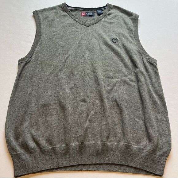 Chaps Men's Cotton Sweater Vest V-neck Gray with Navy blue logo Size XL - Picture 1 of 8